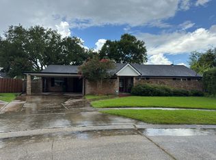 101 Levee View Dr, River Ridge, LA 70123