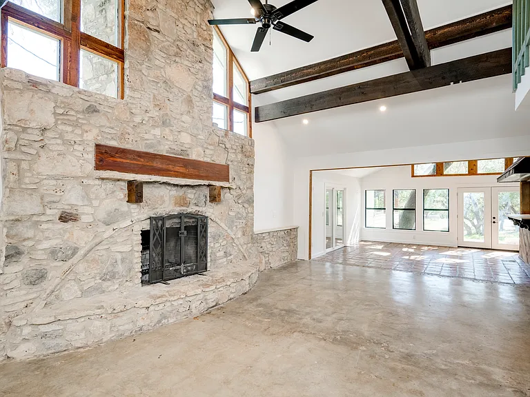 1217 Lost Oak Trl — Photo 3