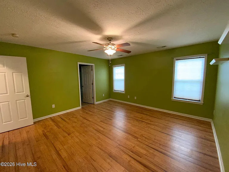 329 Rose Bud Ln — Photo 9