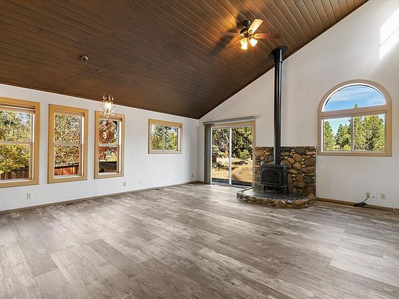 3rd image of 10279 Worchester Cir