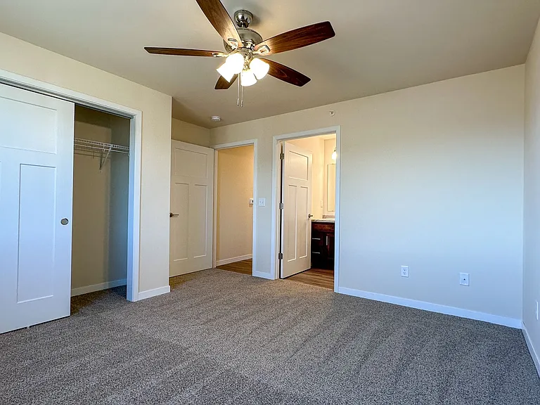 713 Caroline St — Photo 293