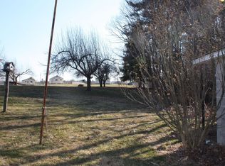 132 Hampton Dr, Shady Spring, WV 25918