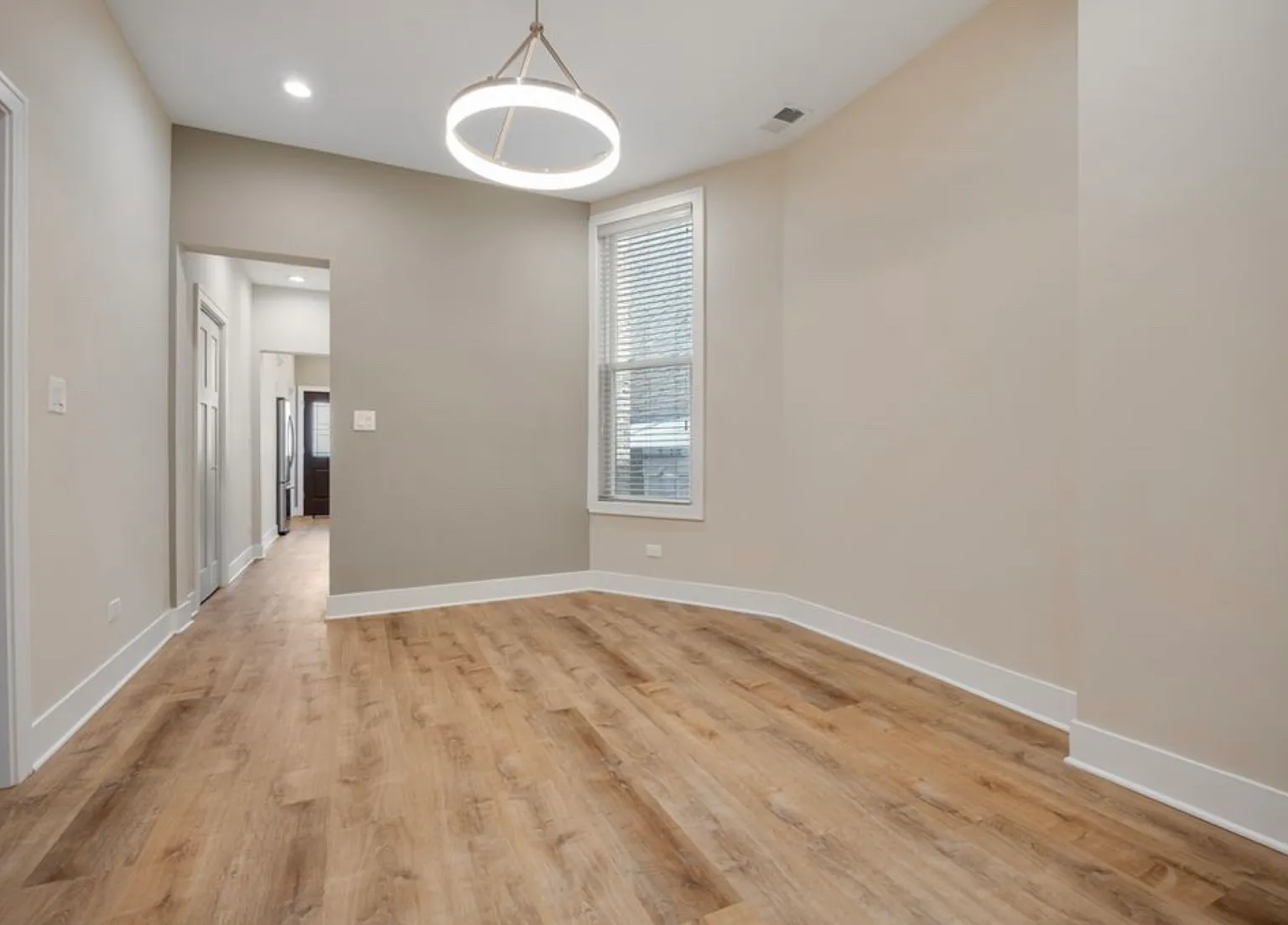 2 bed, 1000 sqft, $2,550 — Photo 4