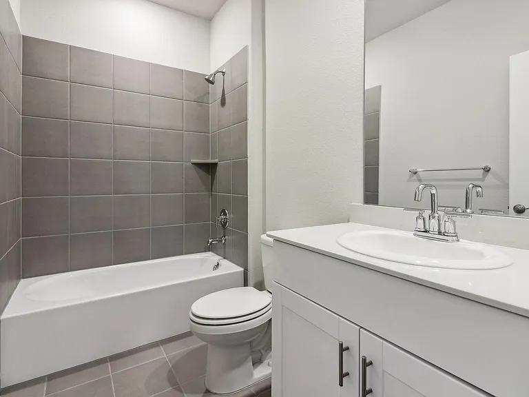701 Easthill Dr — Photo 29