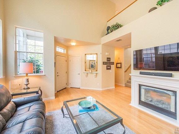 3rd image of 561 Almanor St