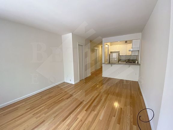 4th image of 157 E 85th St APT 2C
