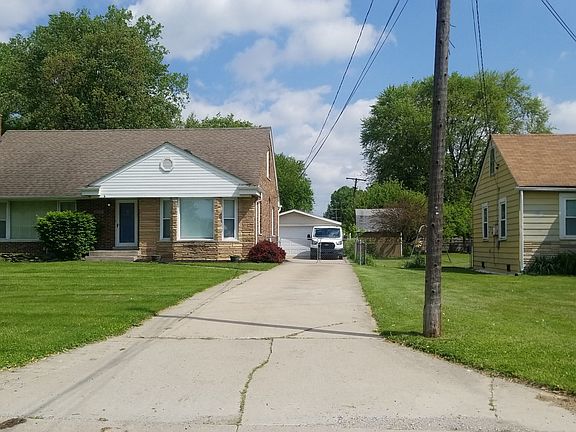 2nd image of 23701 Glenwood St
