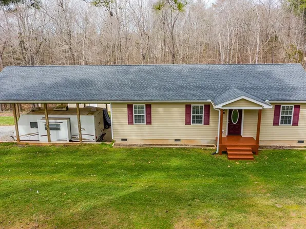 143 Pine Forest Rd, Bracey, VA 23919
