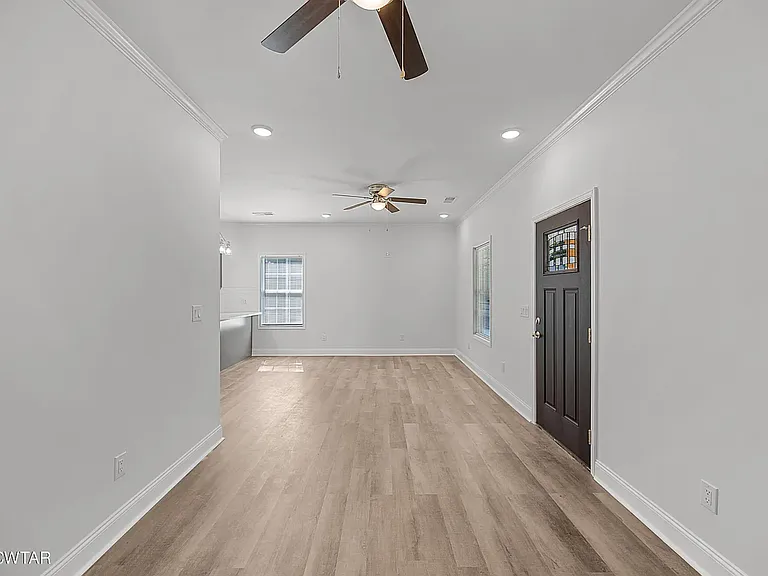 122 Hatton St — Photo 8