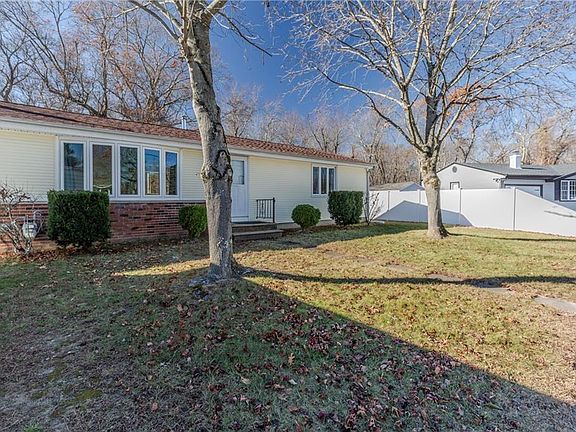 3rd image of 192 Burdick Dr