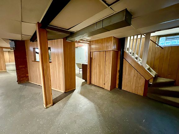 5th image of 20489 Beech Daly Rd