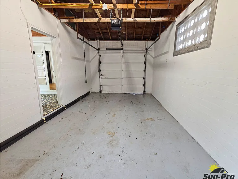 475 Riverside Dr — Photo 38