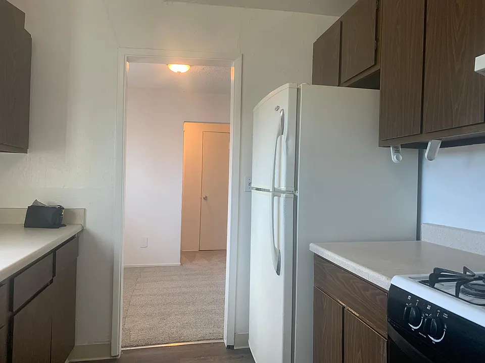 1161 Detroit Ave #6