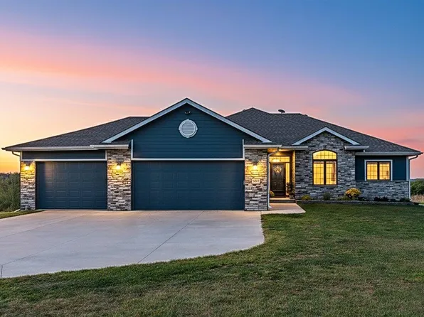 24174 205th St, Crescent, IA 51526