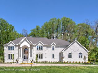 5 Oakwood Ct, Holmdel, NJ 07733
