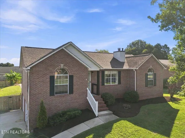 306 Woodsboro Ln, Maryville, TN 37804