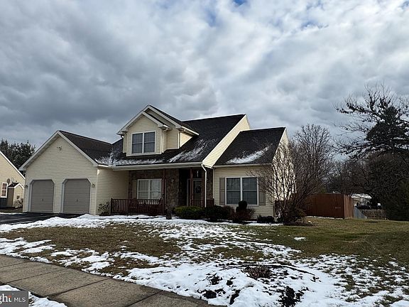 5th image of 206 S Rosewood Ct
