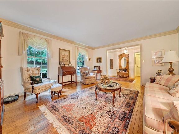 5th image of 1033 Little Pine Cir