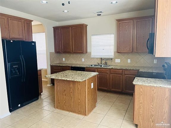 3rd image of 4504 Santa Inez St