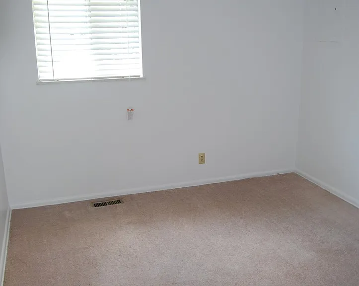 7712 Colony Ln — Photo 12
