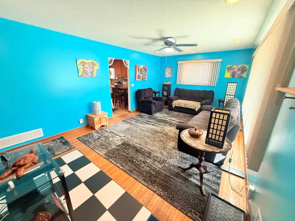 2055 English St, Saint Paul, MN 55109