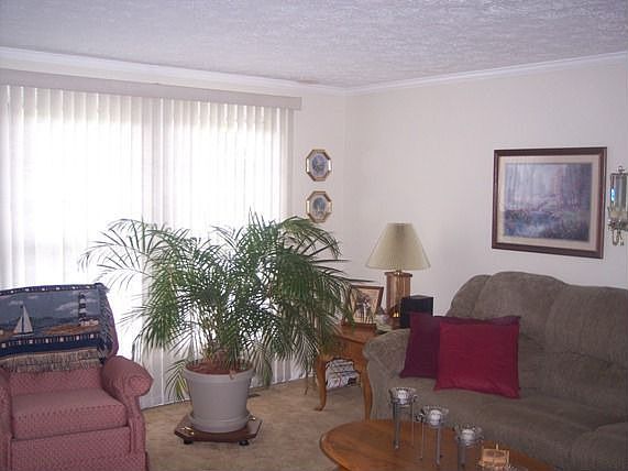 2nd image of 33 Freedom Ct