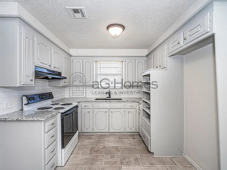 3920 Dentwood Ter — Photo 9