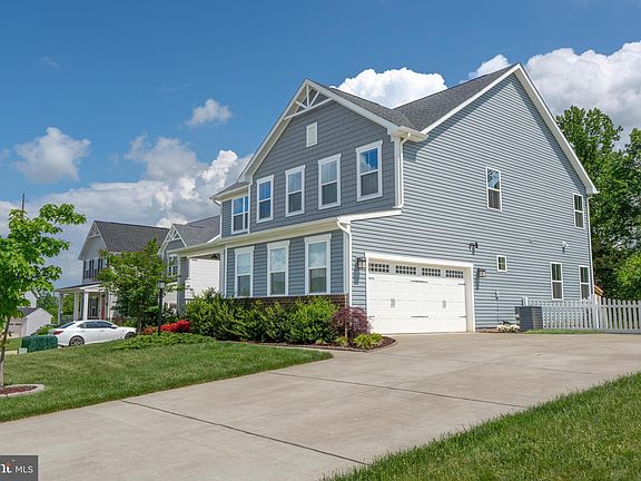 3rd image of 15113 Haymarket Landing Dr