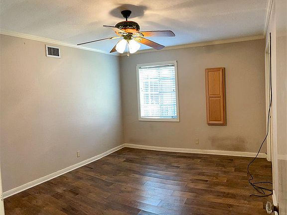 4th image of 3060 Minglewood Dr