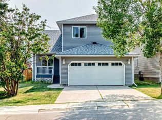 147 NE Macewan Dr NW, Calgary, AB T3K 3G5