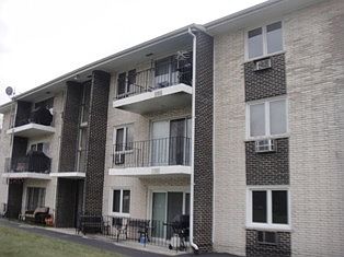 3rd image of 6540 W 94th Pl APT 3B