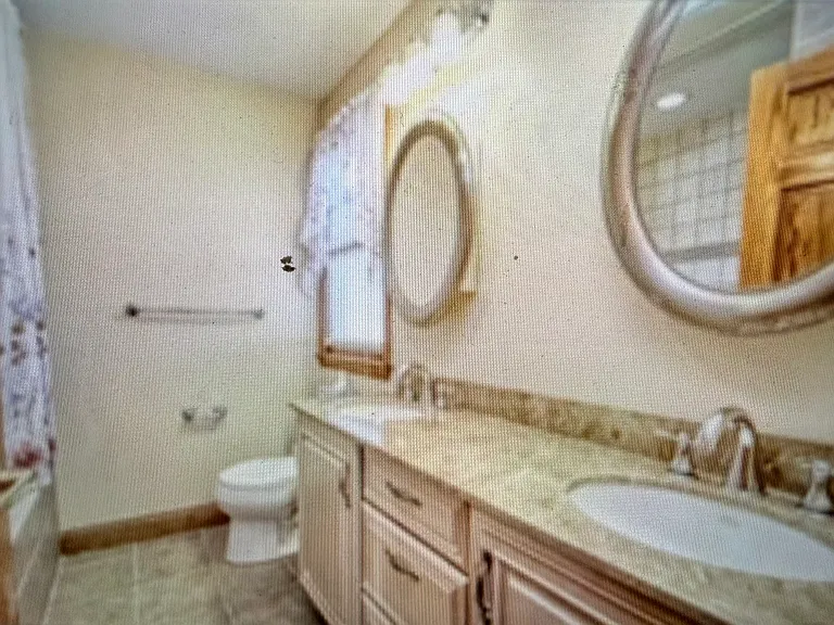2 Grandview Ave #2 — Photo 12