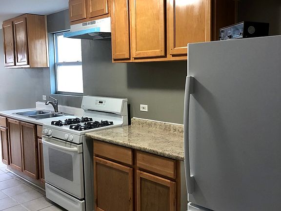 5th image of 4834 S Damen Ave