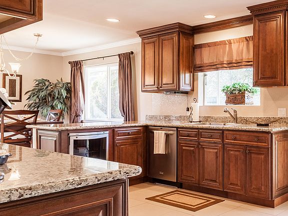 2nd image of 3704 Mesa Verdes Dr