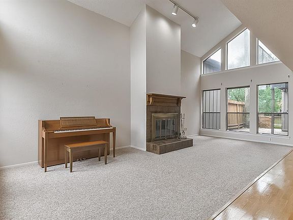 5th image of 18112 Lakeside Ln