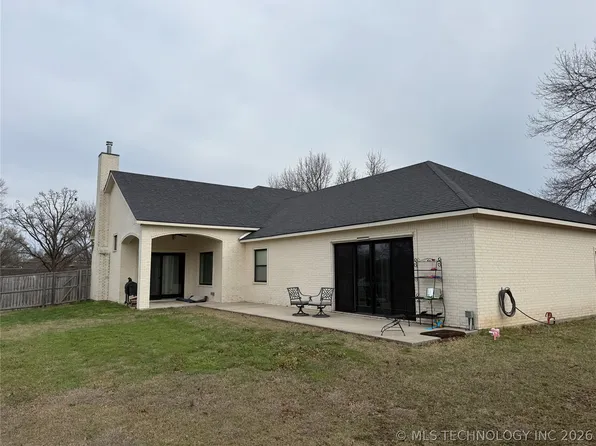 801 Ridgecrest St, Ardmore, OK 73401