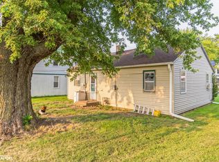 209 N Main St, Lenox, IA 50851