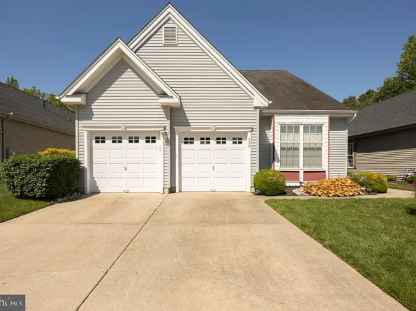 750 Westminster Dr N, Southampton, NJ 08088