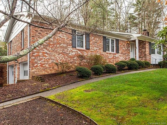3rd image of 158 Surry Ln