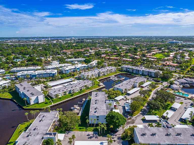 1950 SW Palm City Rd #12103 — Photo 31