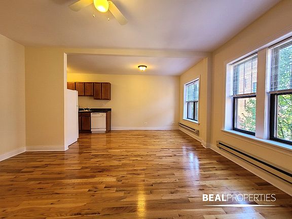 2nd image of 624 W Cornelia Ave #C624-s2