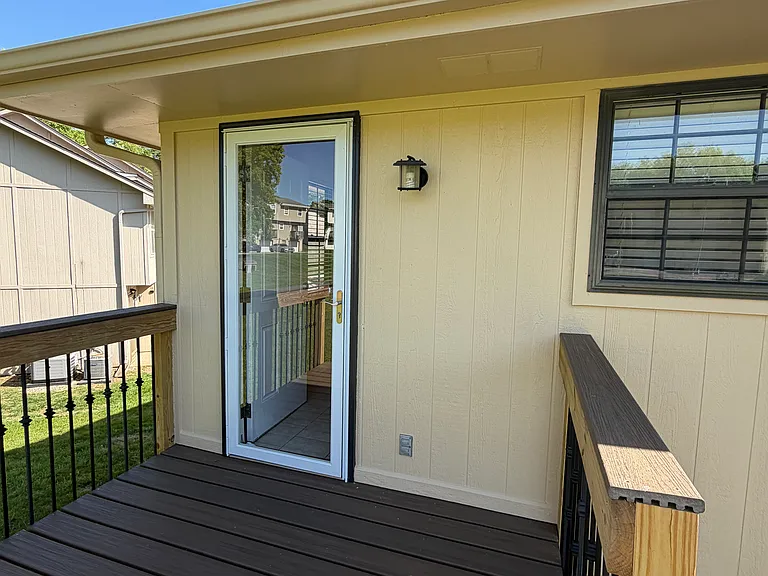 228 NW Waterwheel Ct — Photo 24