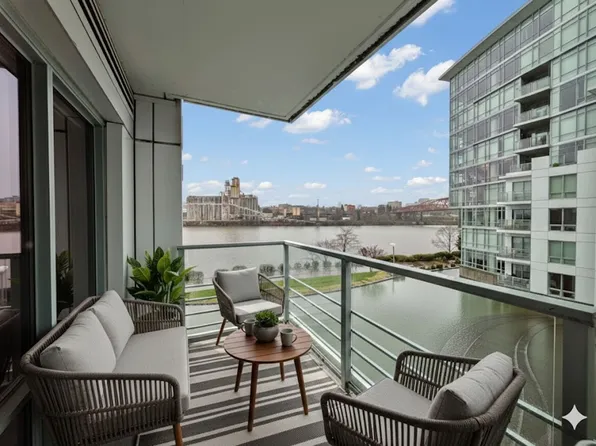 1310 NW Naito Pkwy Unit 306, Portland, OR 97209