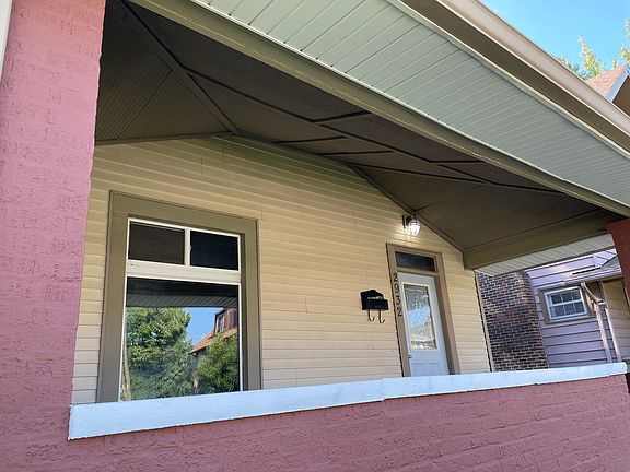 3rd image of 2932 Washington Blvd