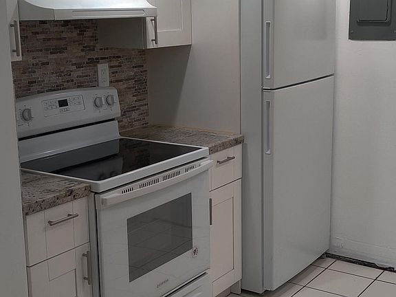2nd image of 650 NW 114th Ave #1-0