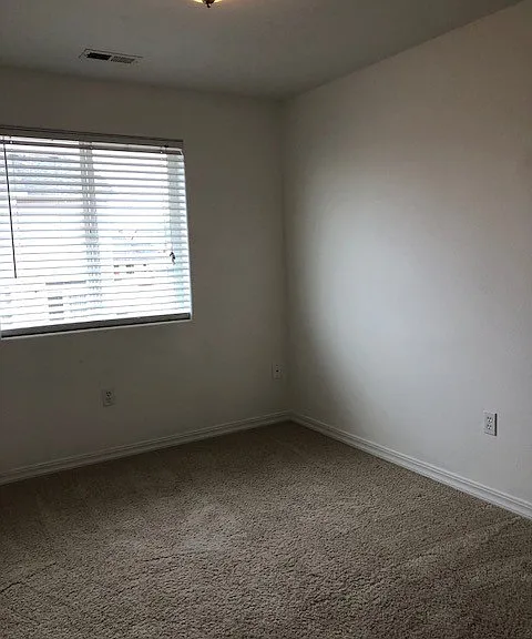 506 N Mississippi Dr — Photo 9