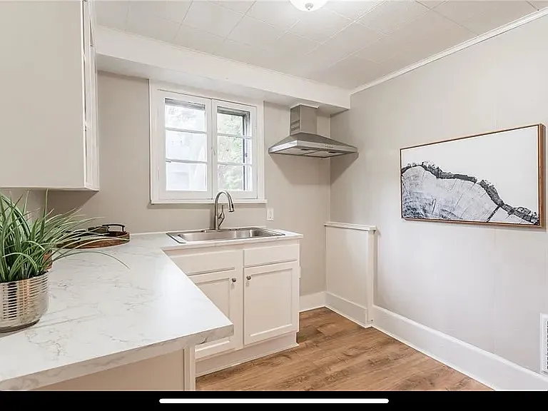 31 Woodlawn St — Photo 8