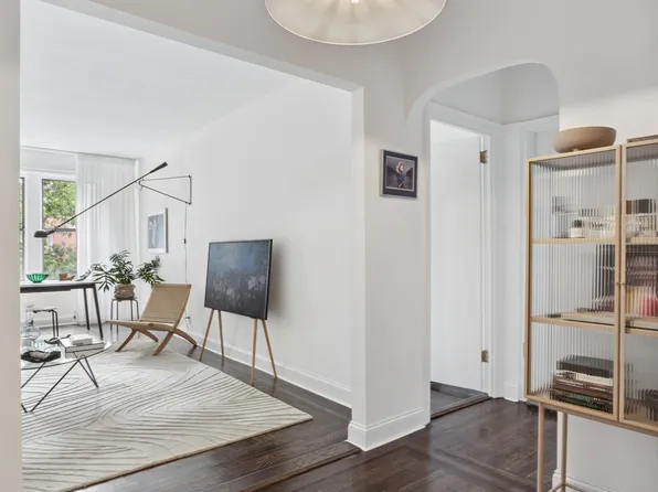 1075 Grand Concourse image 3 of 8