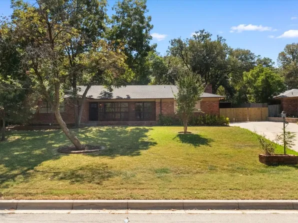 6000 Monterrey Dr, Fort Worth, TX 76112