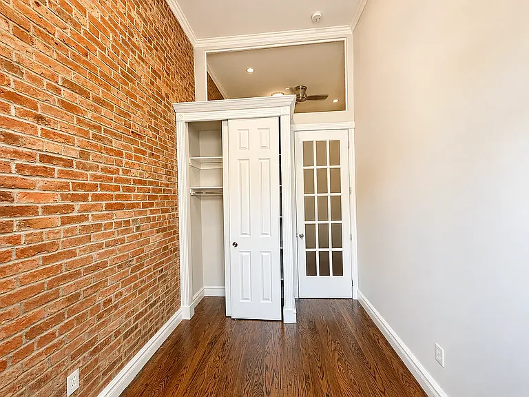 234 W 14th St #R2C — Photo 8